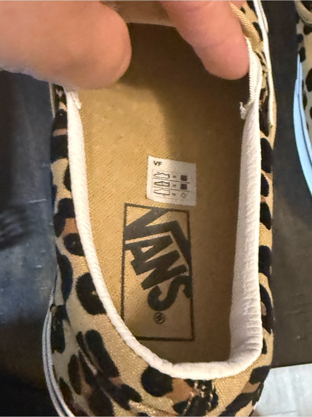 Vans Classic Slip-On Leopard Animal Print Shoes NWOT Unisex Men 6.5 / Women 8 - Picture 3 of 5